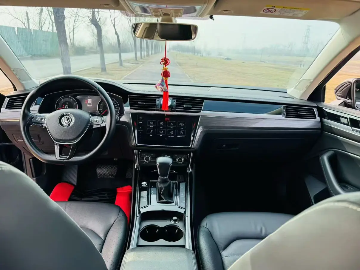 Volkswagen Hui Ang  из Китая