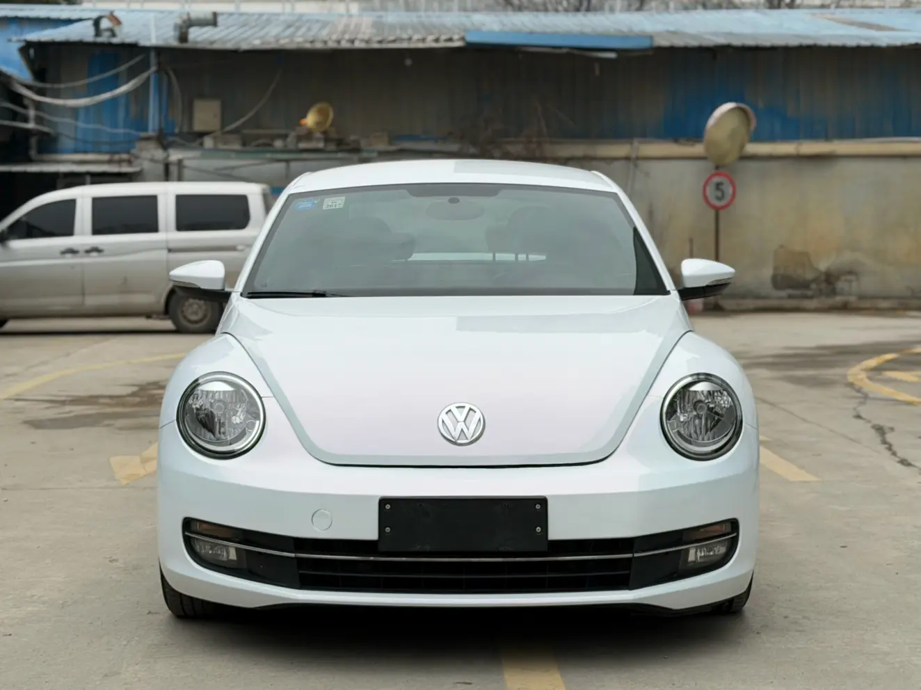 Volkswagen Beetle  из Китая