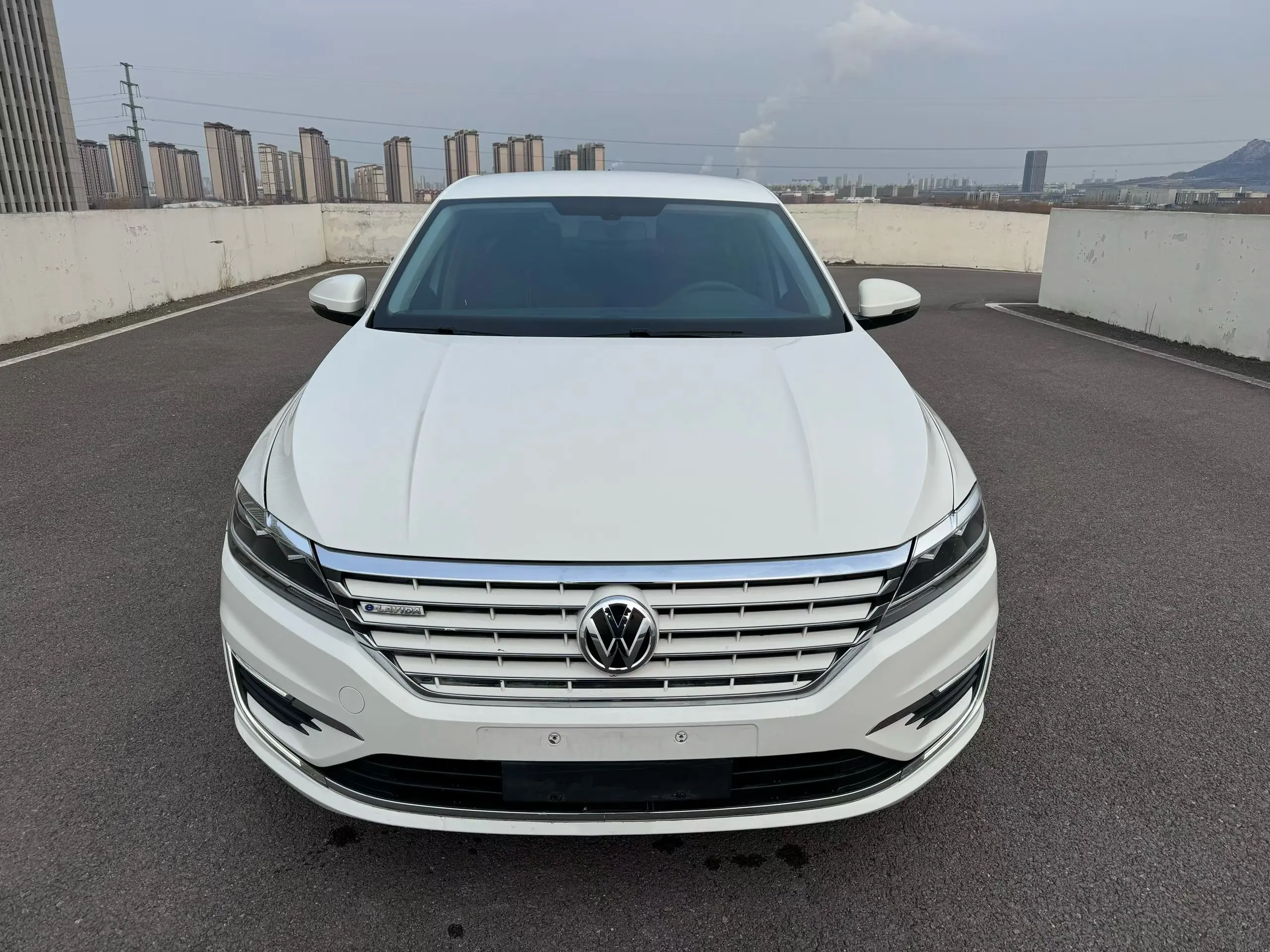 Volkswagen Lavida pure electric  из Китая