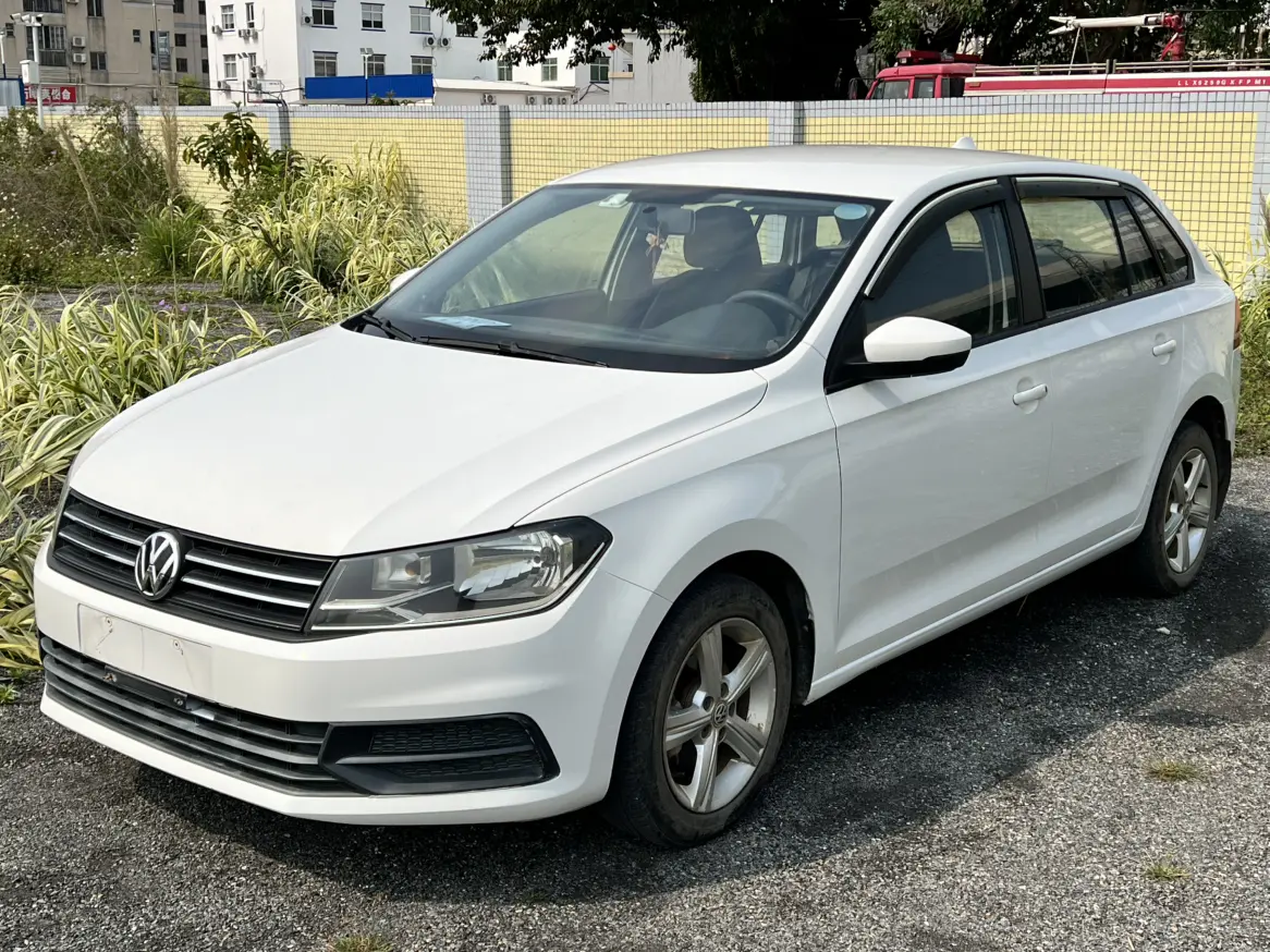 Volkswagen Santana  из Китая