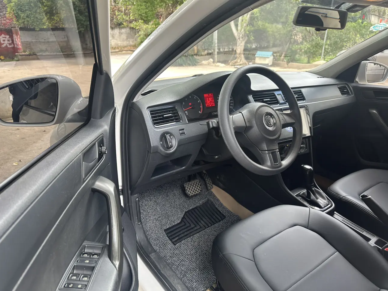 Volkswagen Santana  из Китая