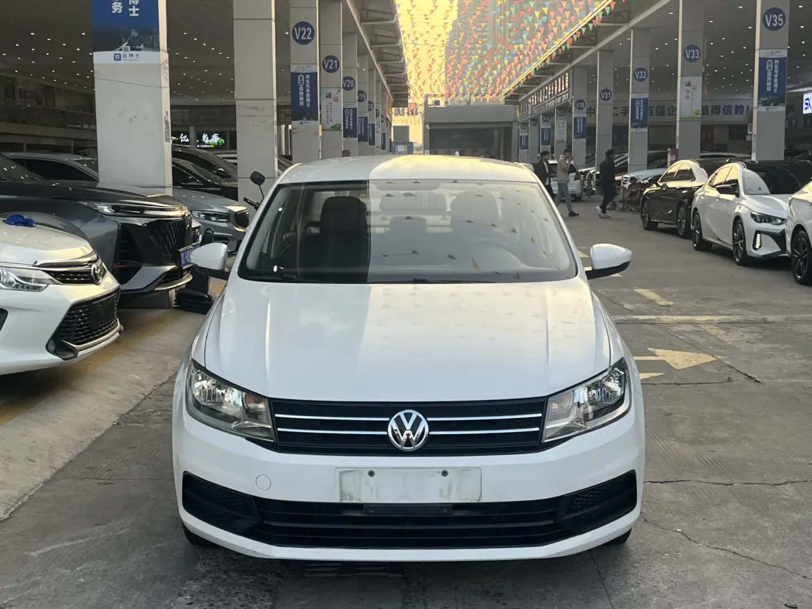 Volkswagen Santana  из Китая