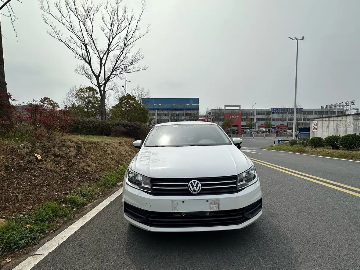 Volkswagen Santana  из Китая