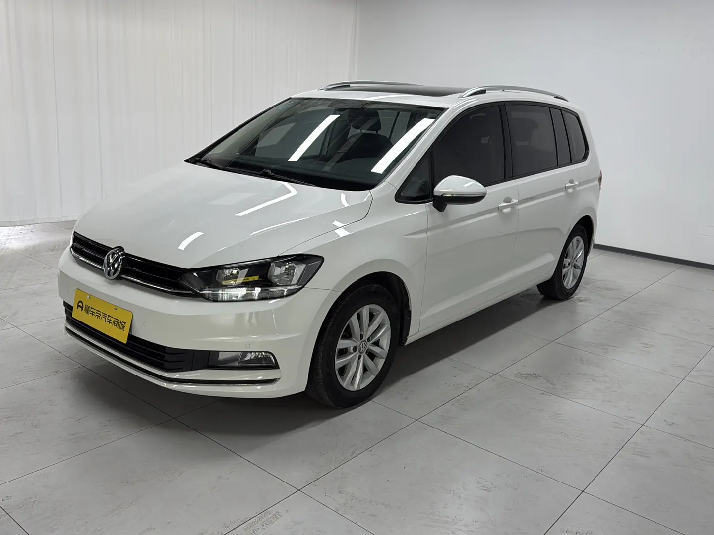 Volkswagen Touran L  из Китая