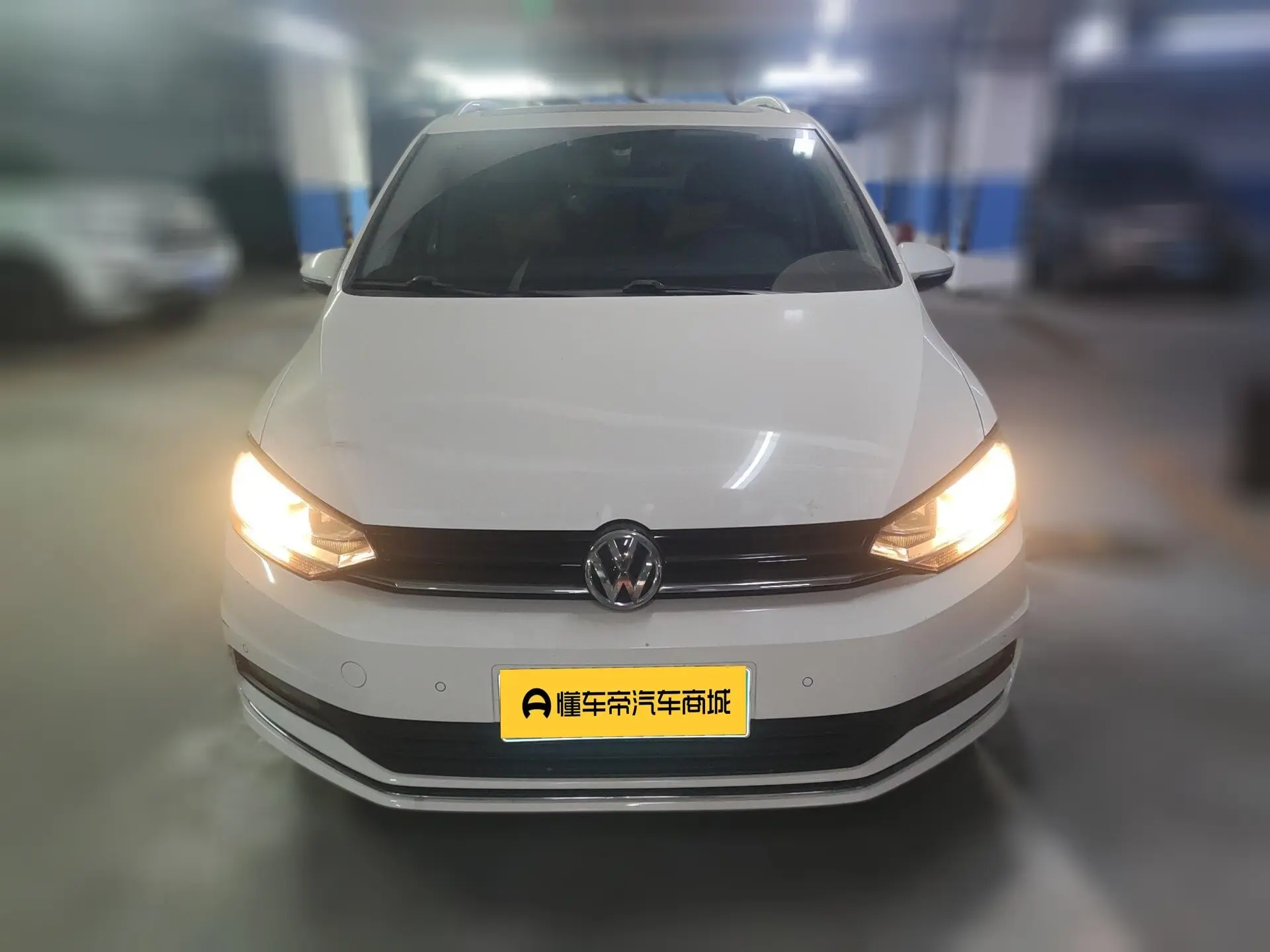 Volkswagen Touran L  из Китая