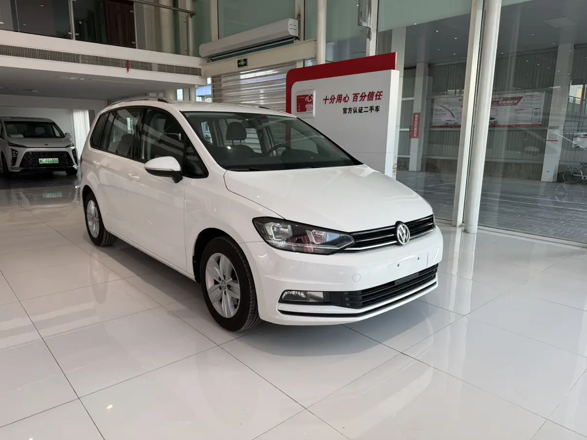 Volkswagen Touran L  из Китая