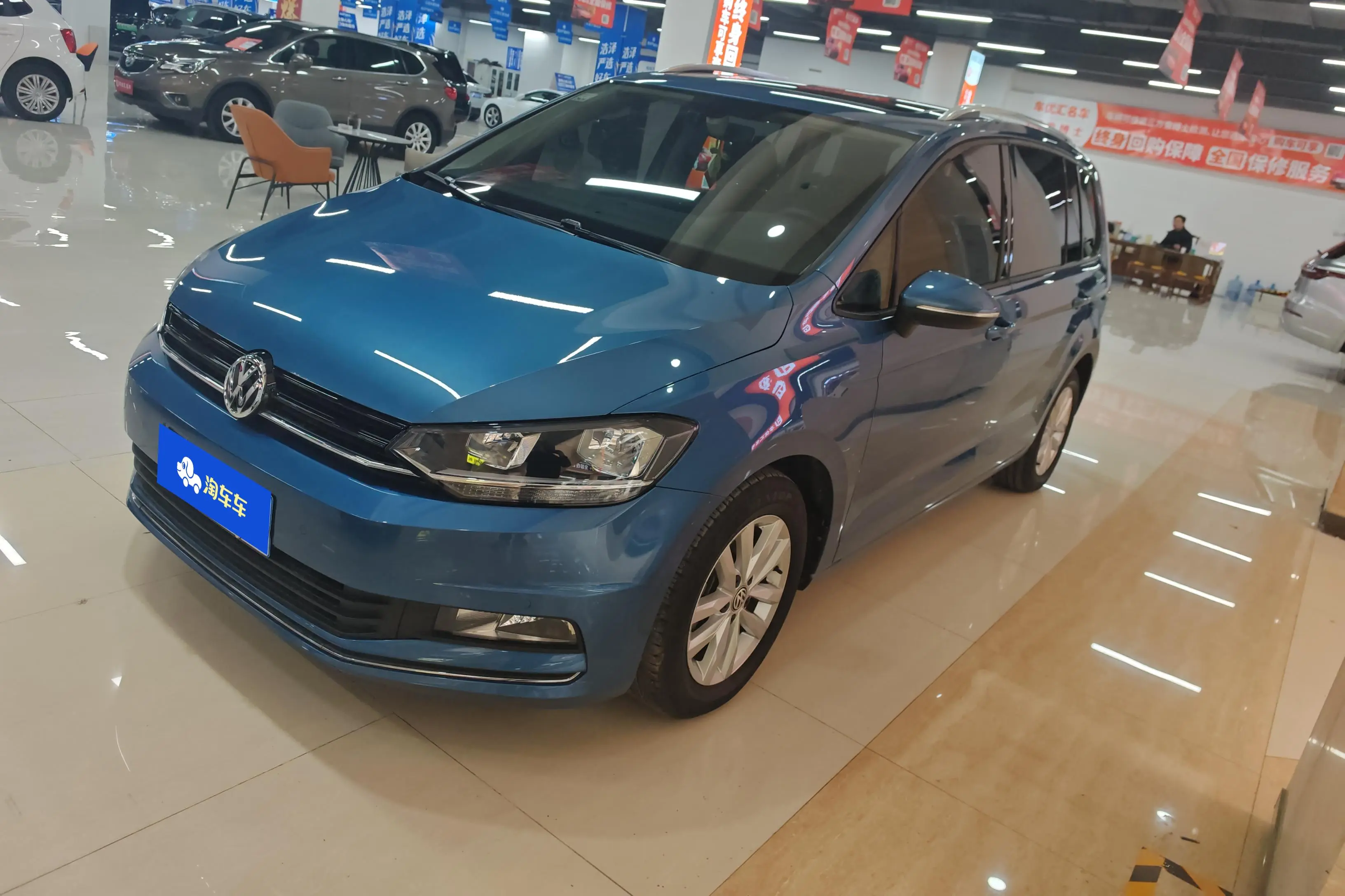 Volkswagen Touran L  из Китая