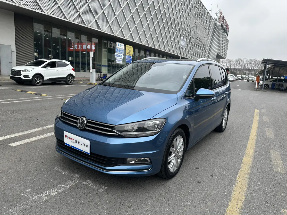 Volkswagen Touran L  из Китая