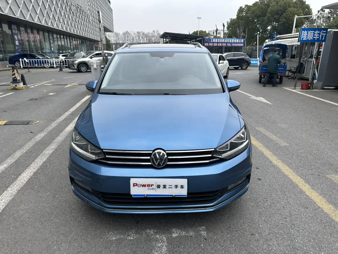 Volkswagen Touran L  из Китая
