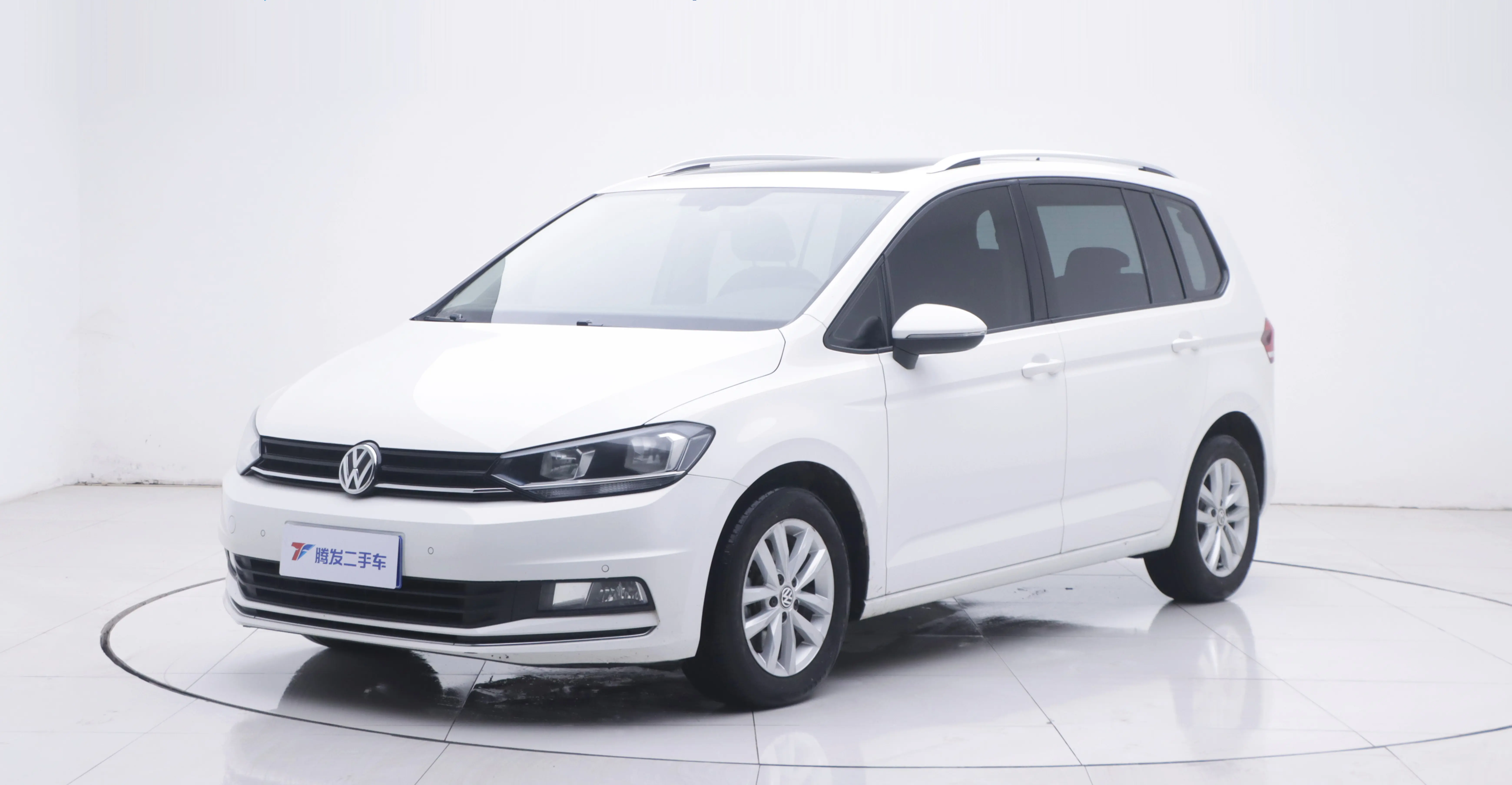 Volkswagen Touran L  из Китая