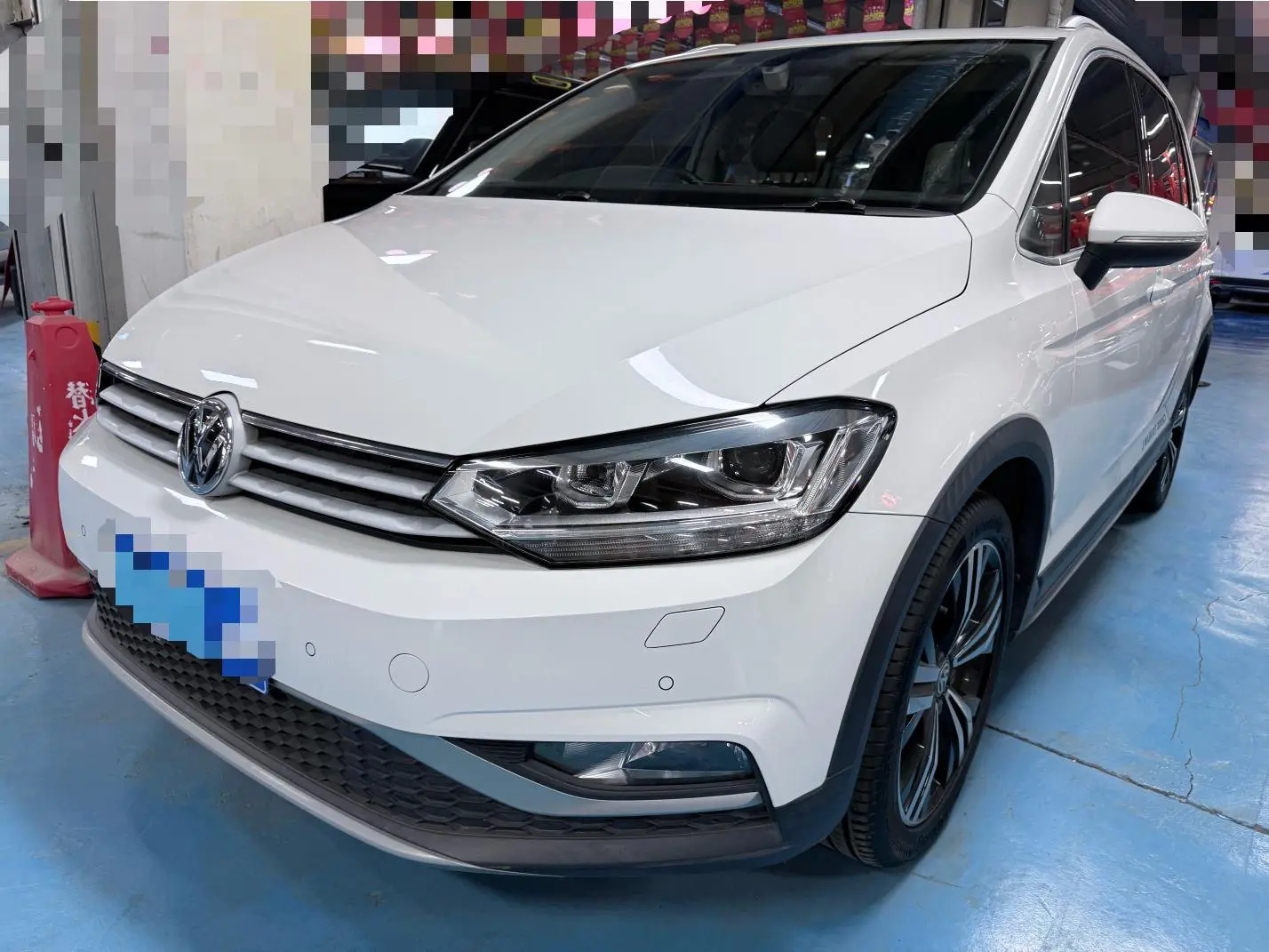 Volkswagen Touran L  из Китая