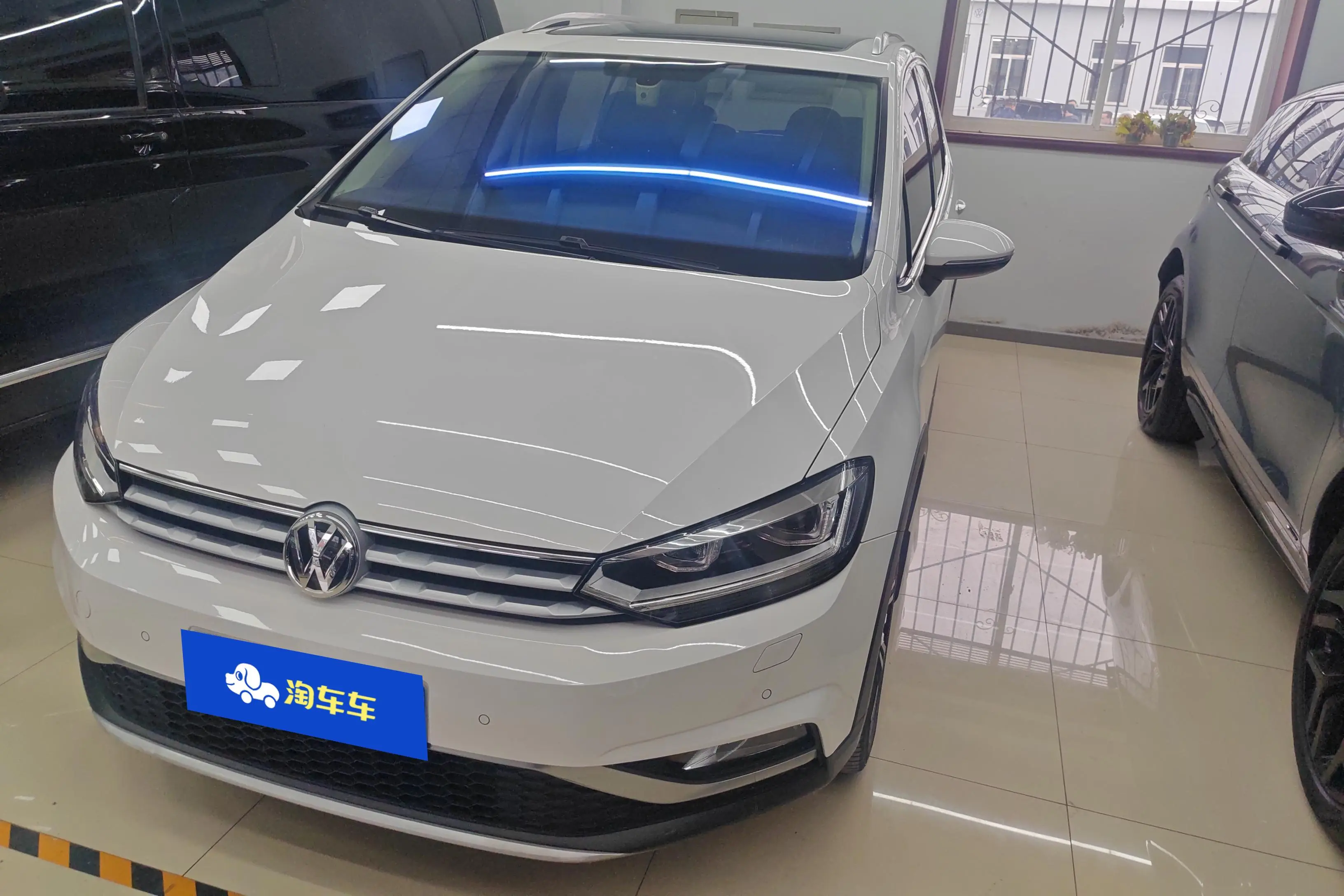 Volkswagen Touran L  из Китая