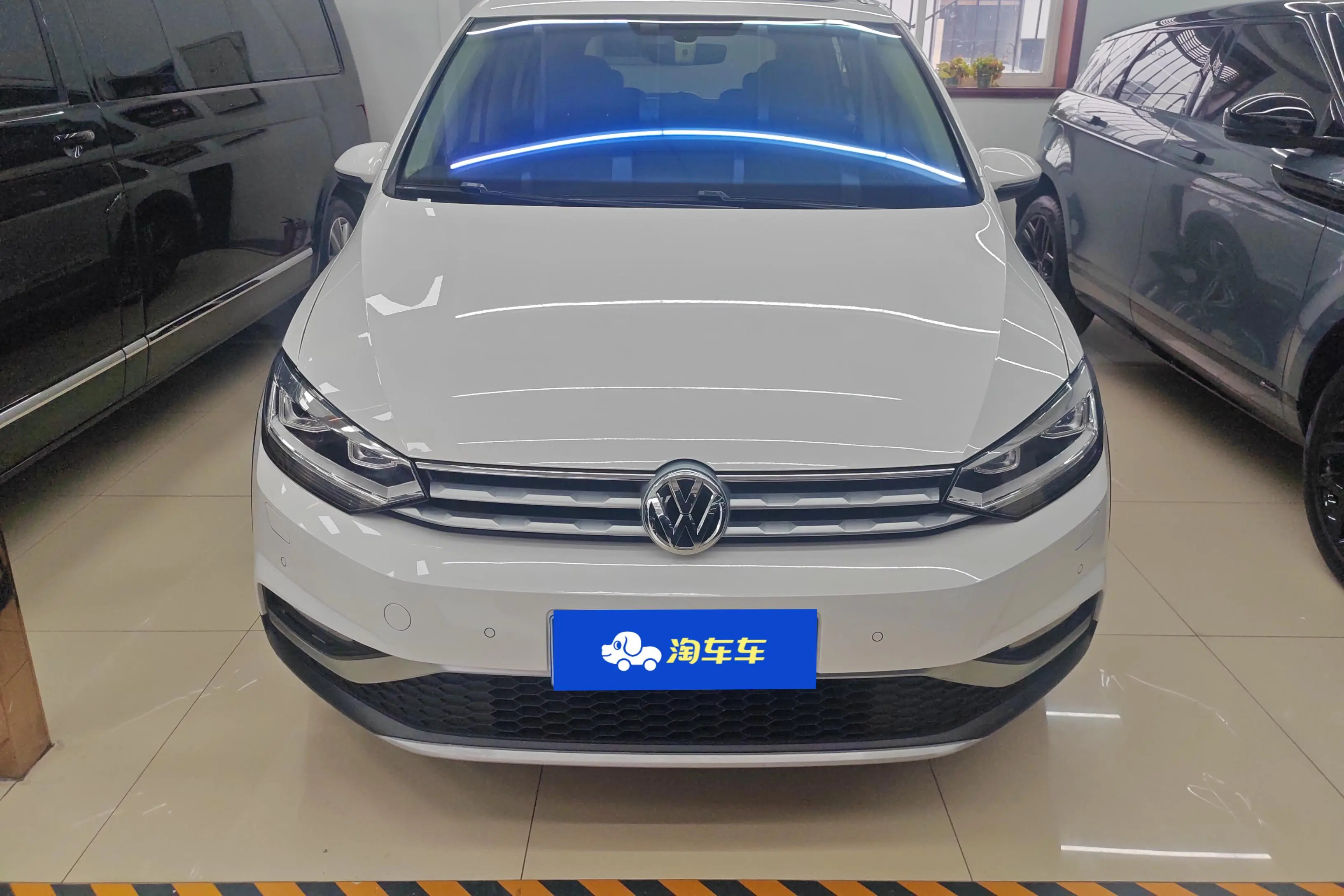 Volkswagen Touran L  из Китая