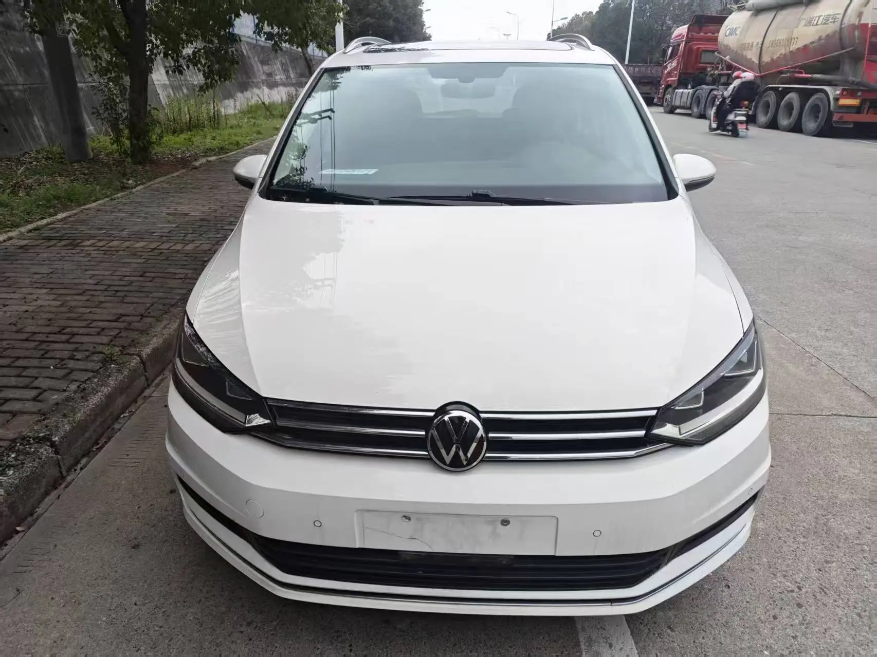 Volkswagen Touran L  из Китая