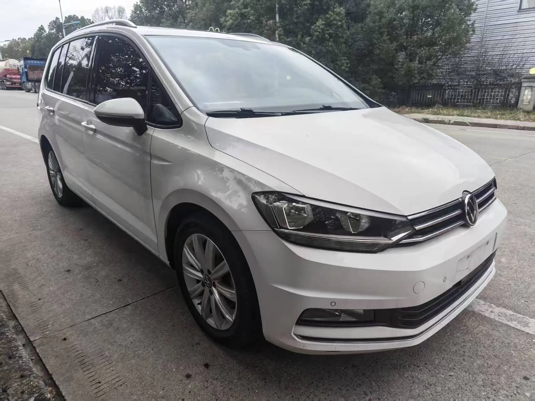 Volkswagen Touran L  из Китая