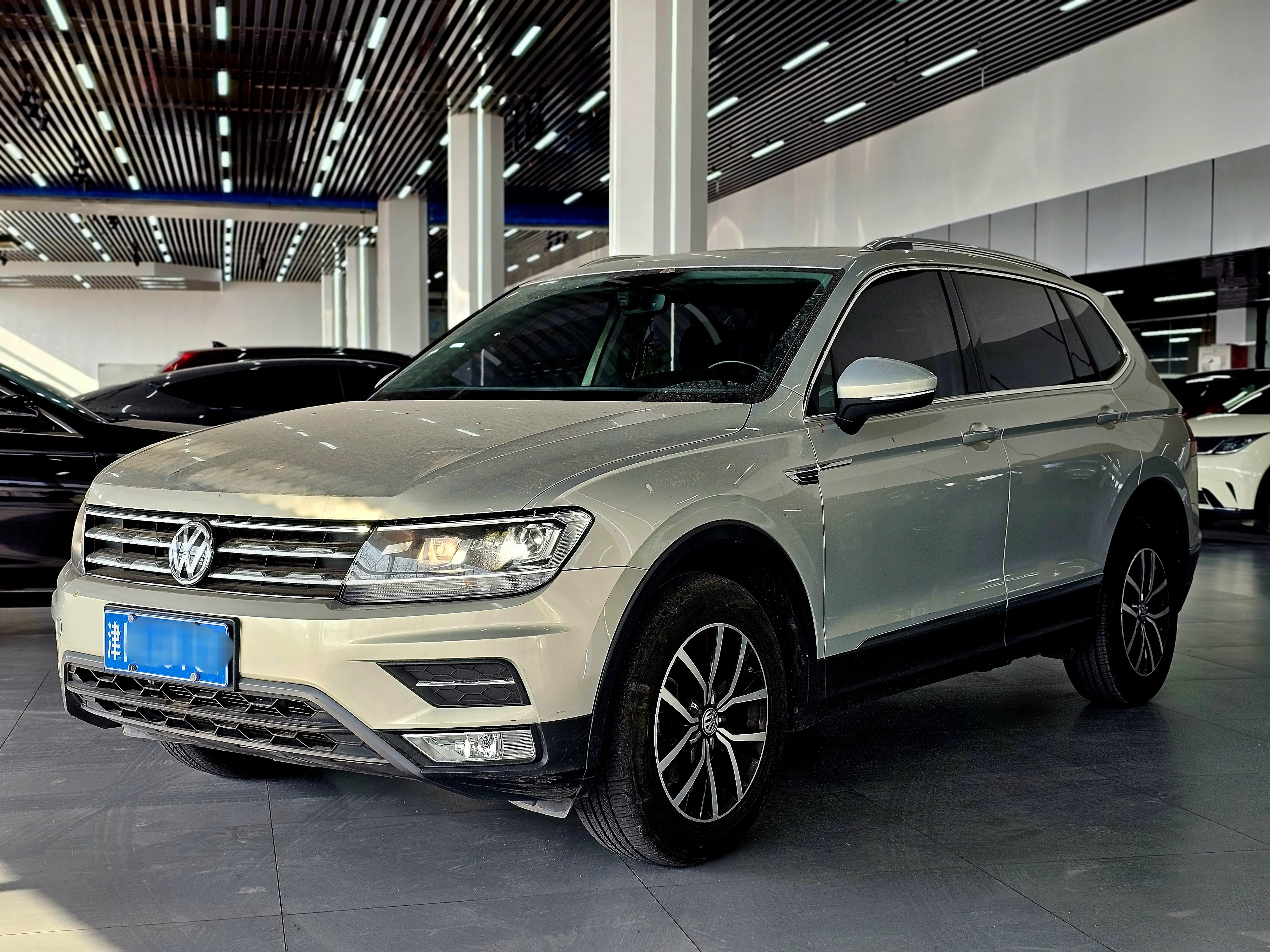 Volkswagen Tiguan L  из Китая