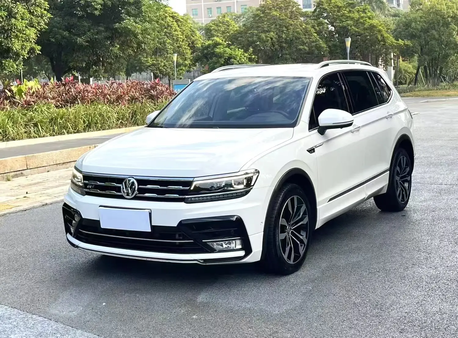 Volkswagen Tiguan L  из Китая