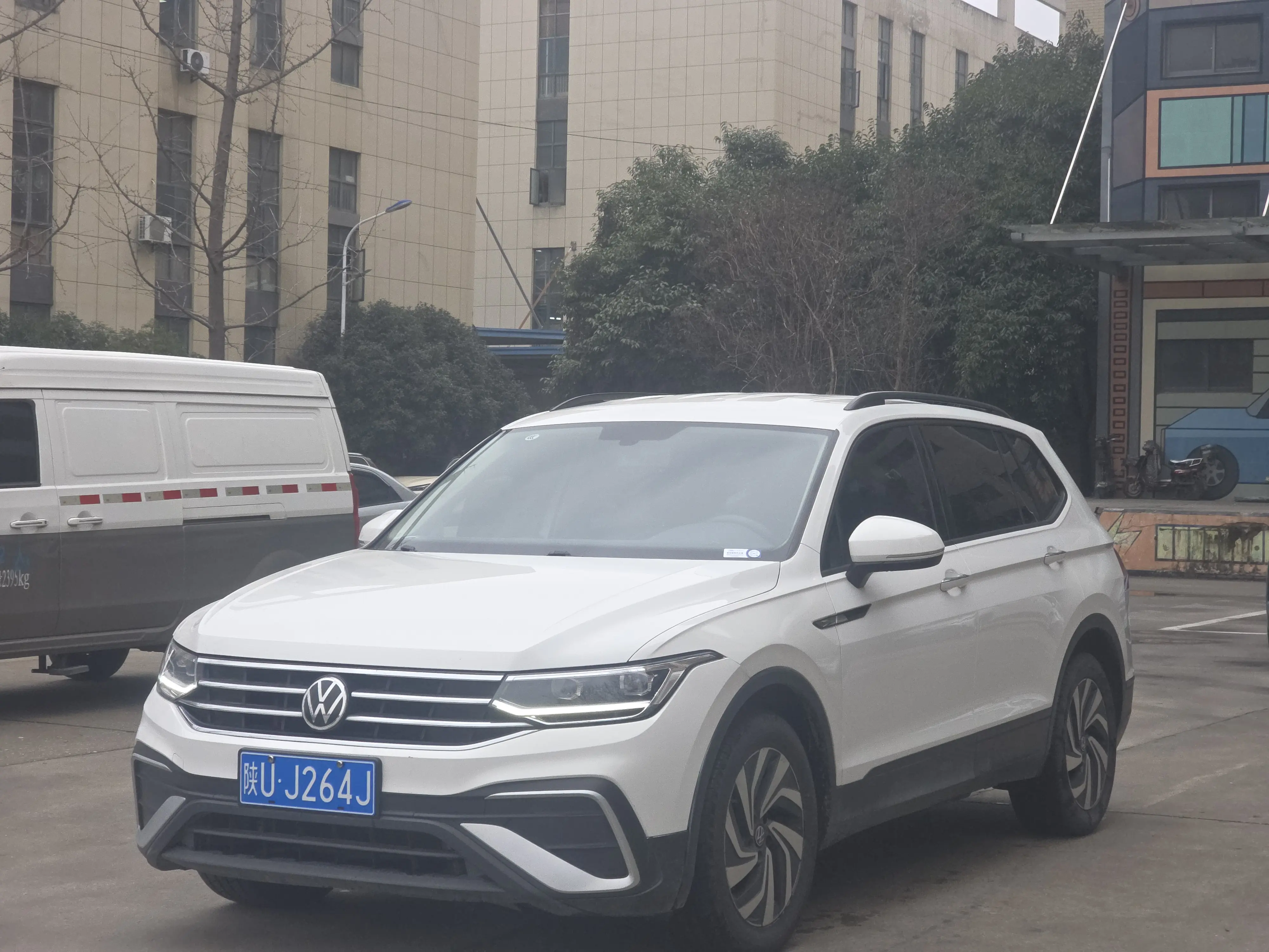 Volkswagen Tiguan L  из Китая