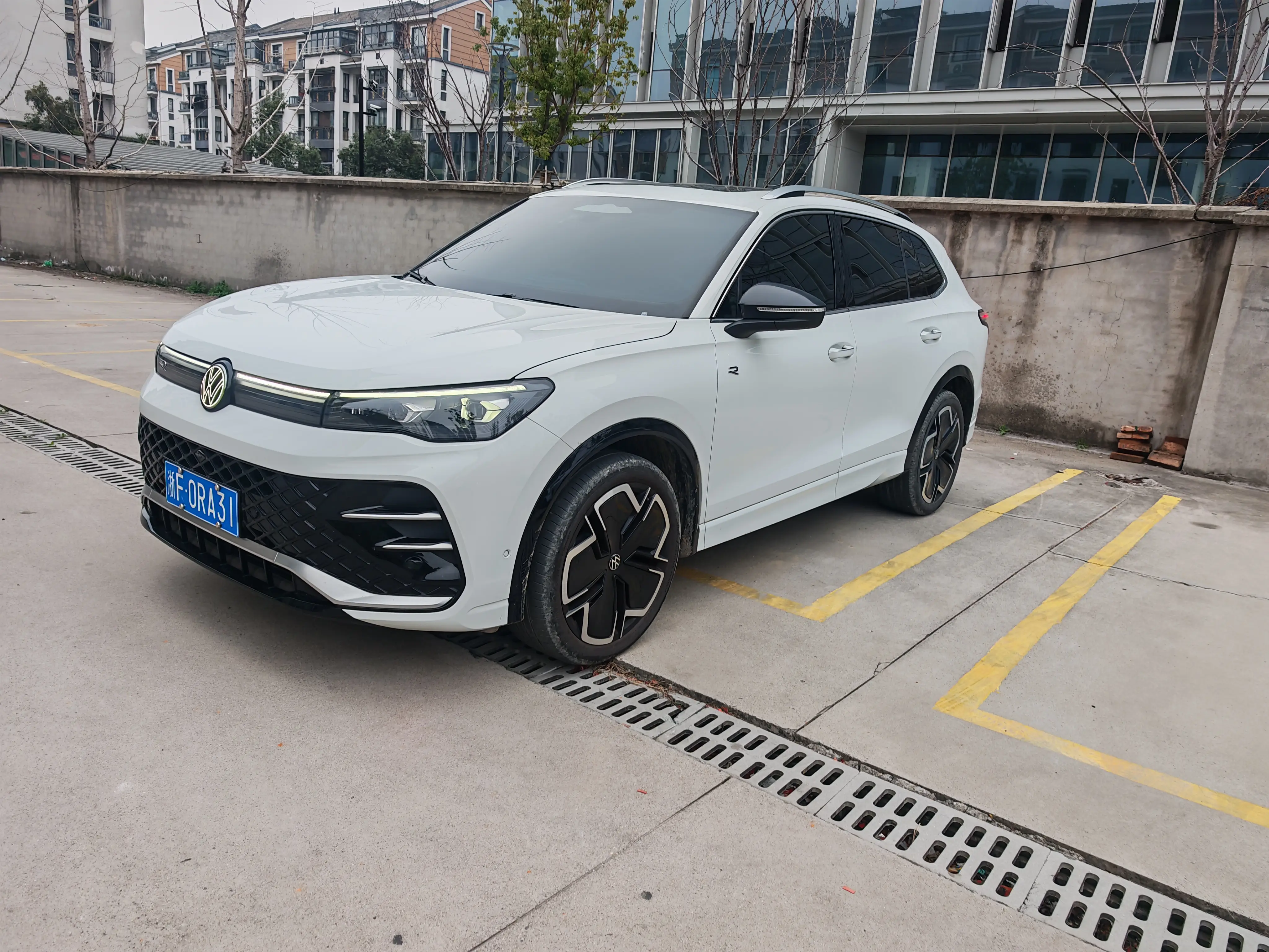 Volkswagen Tiguan L  из Китая