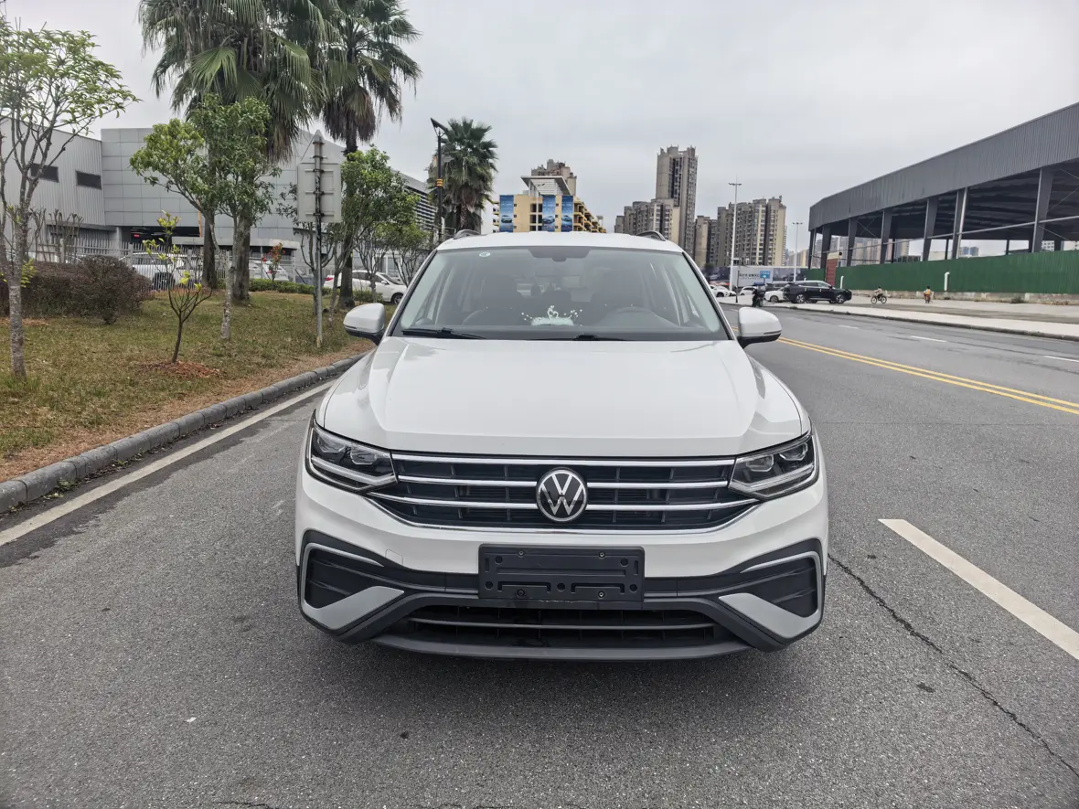 Volkswagen Tiguan L  из Китая