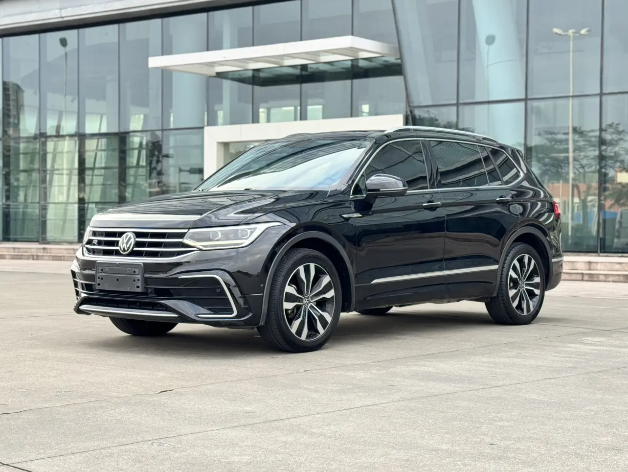 Volkswagen Tiguan L  из Китая