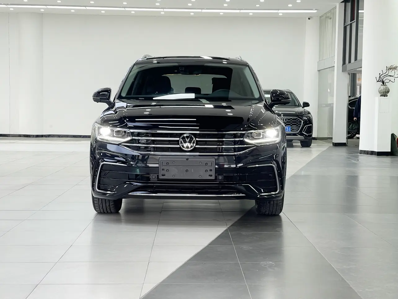 Volkswagen Tiguan L  из Китая