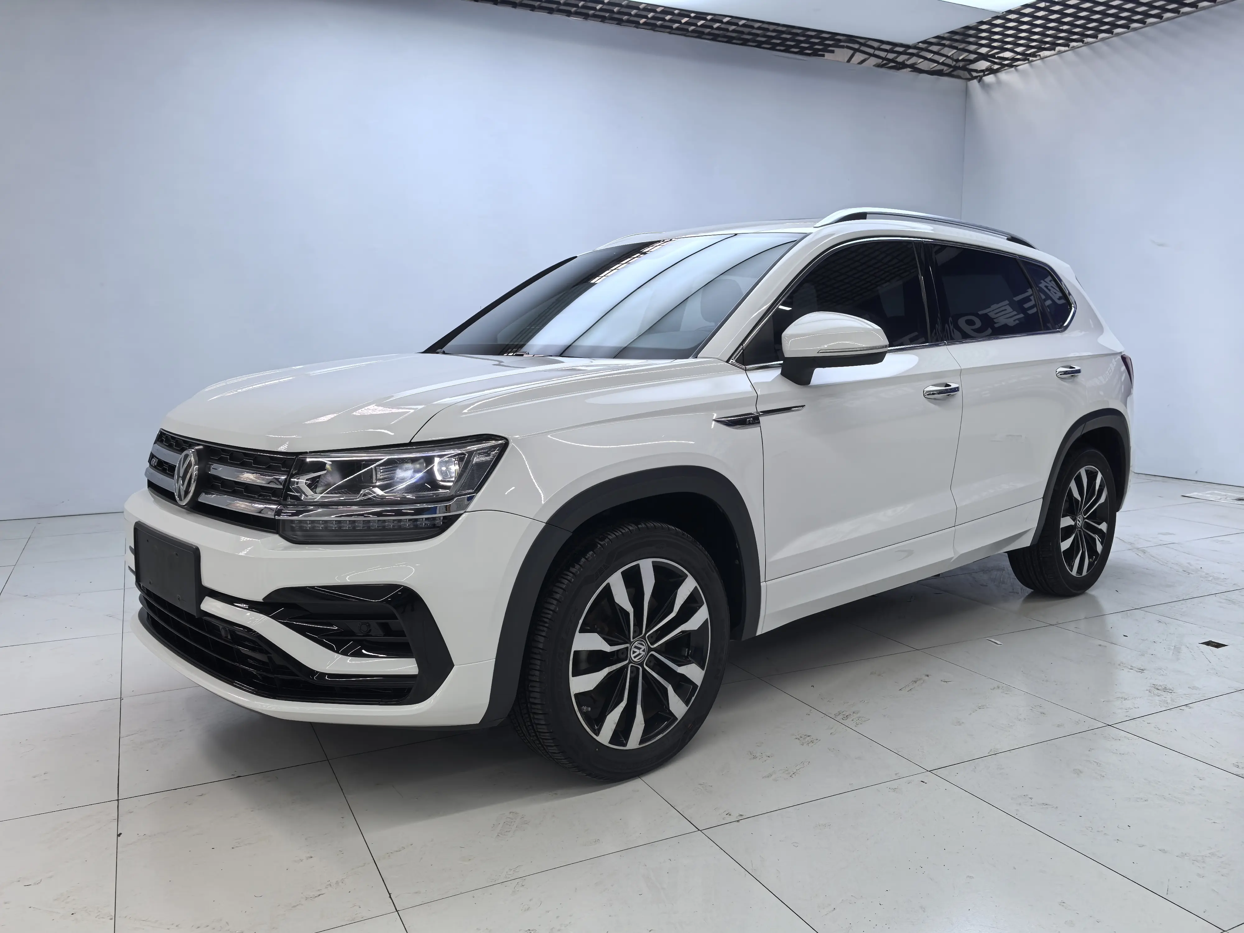 Volkswagen Tharu  из Китая