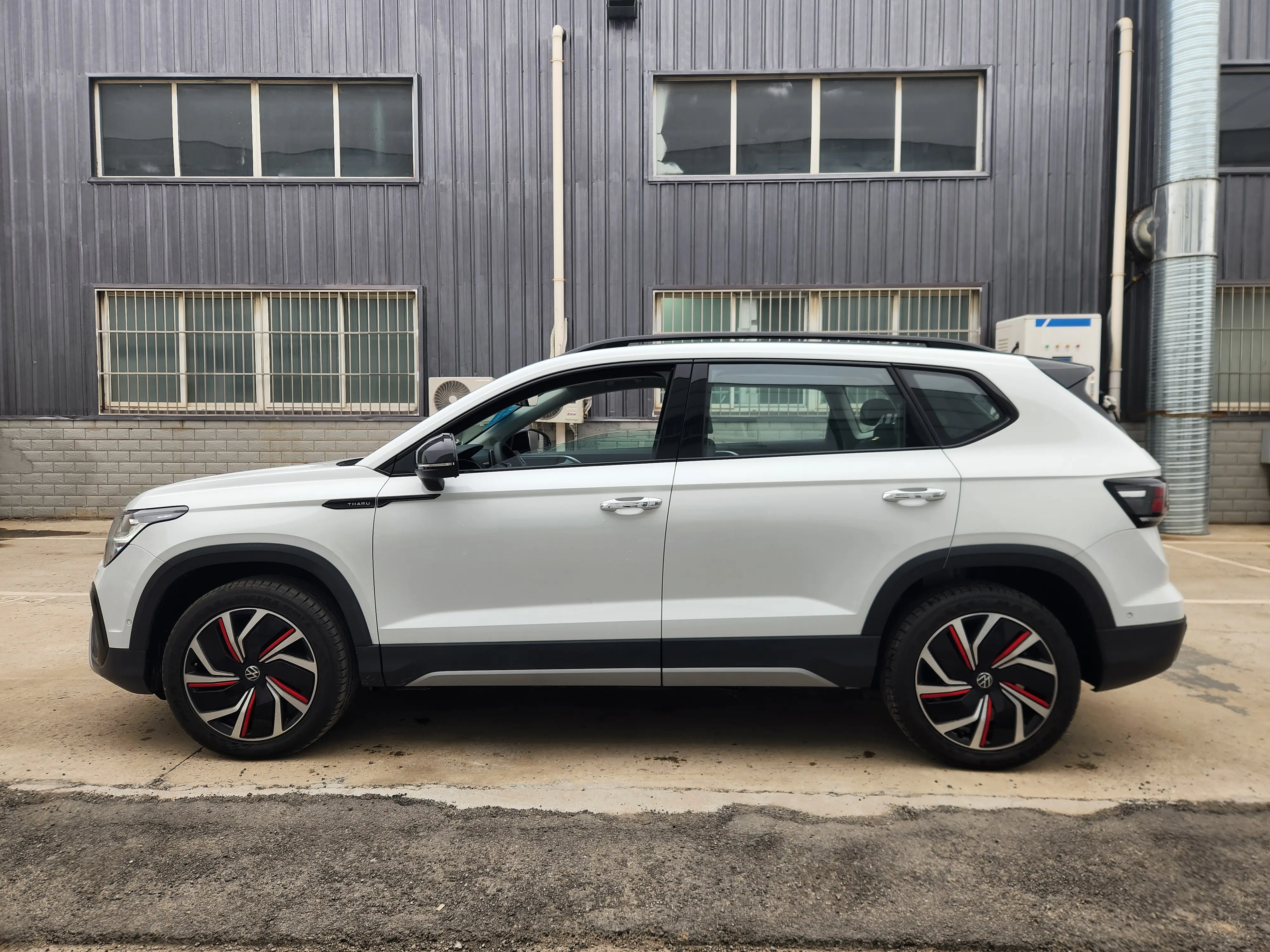 Volkswagen Tharu  из Китая