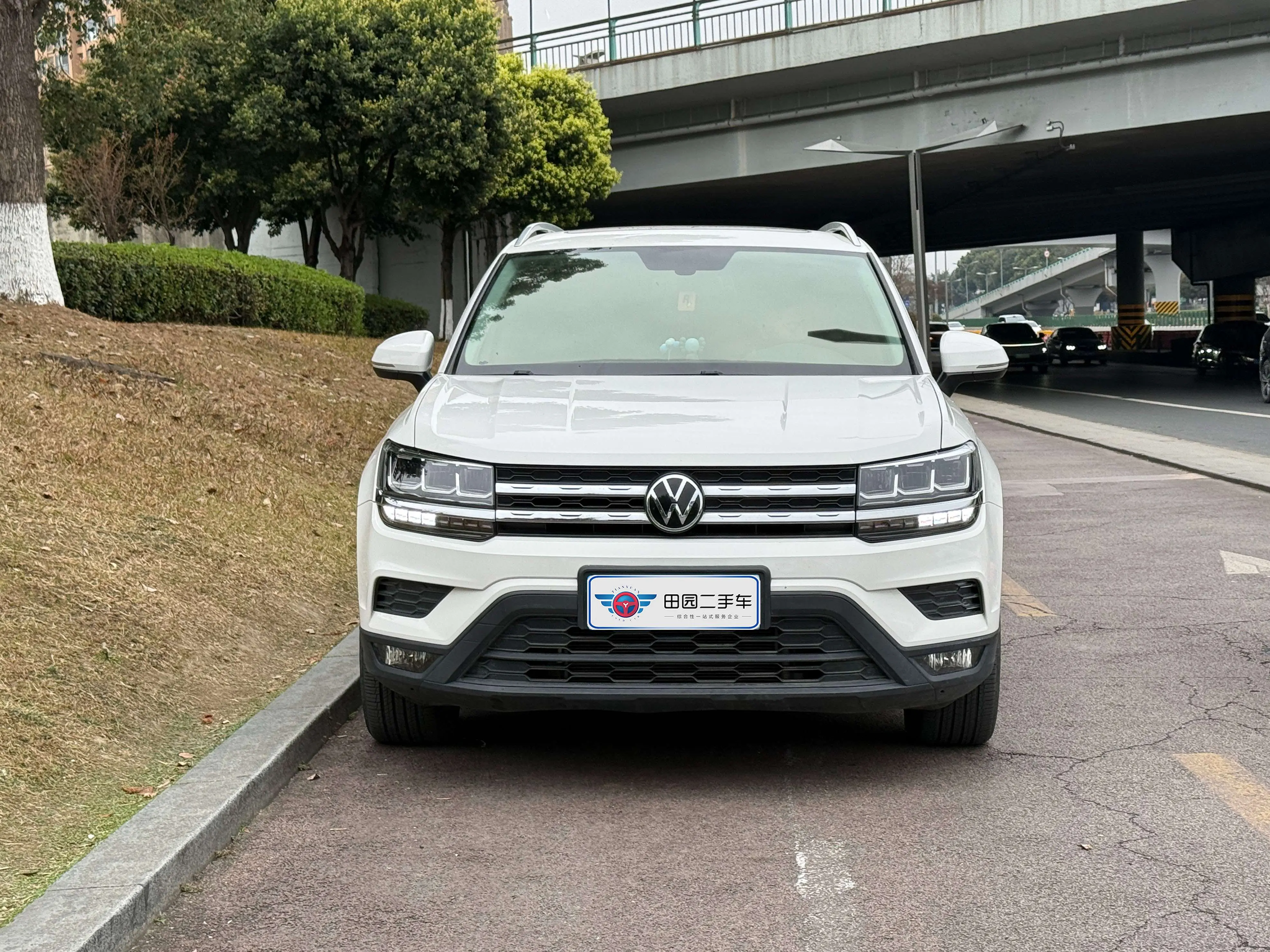 Volkswagen Tharu  из Китая