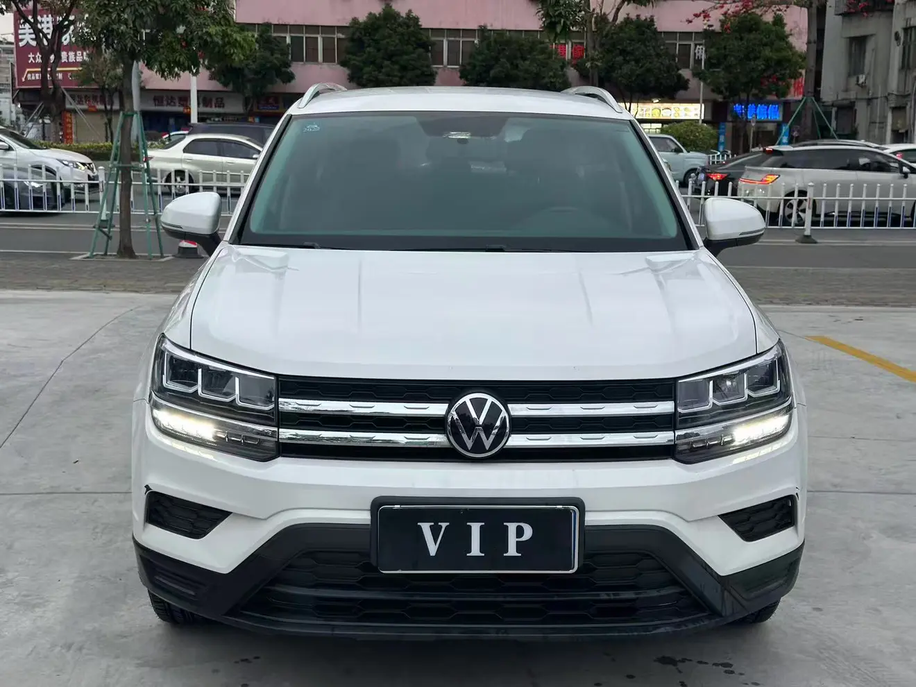 Volkswagen Tharu  из Китая