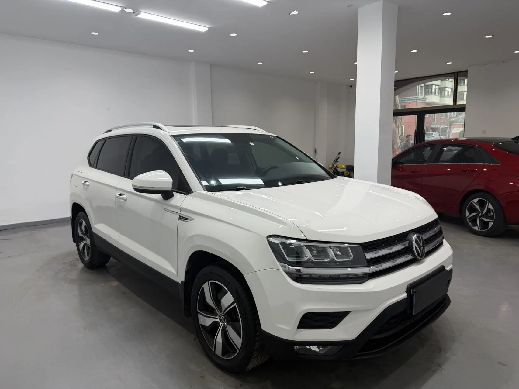 Volkswagen Tharu  из Китая