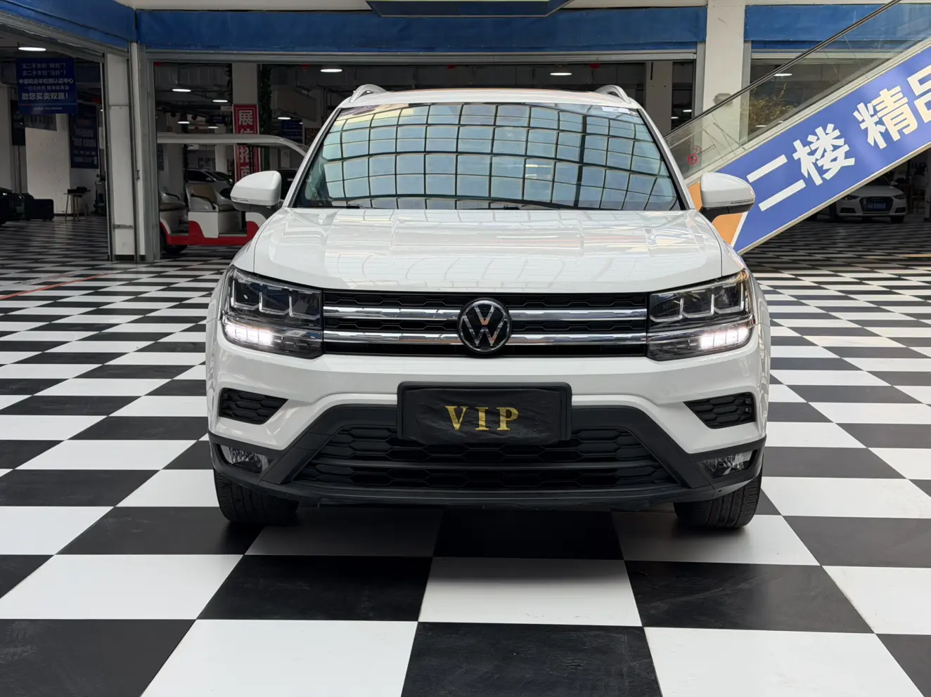 Volkswagen Tharu  из Китая