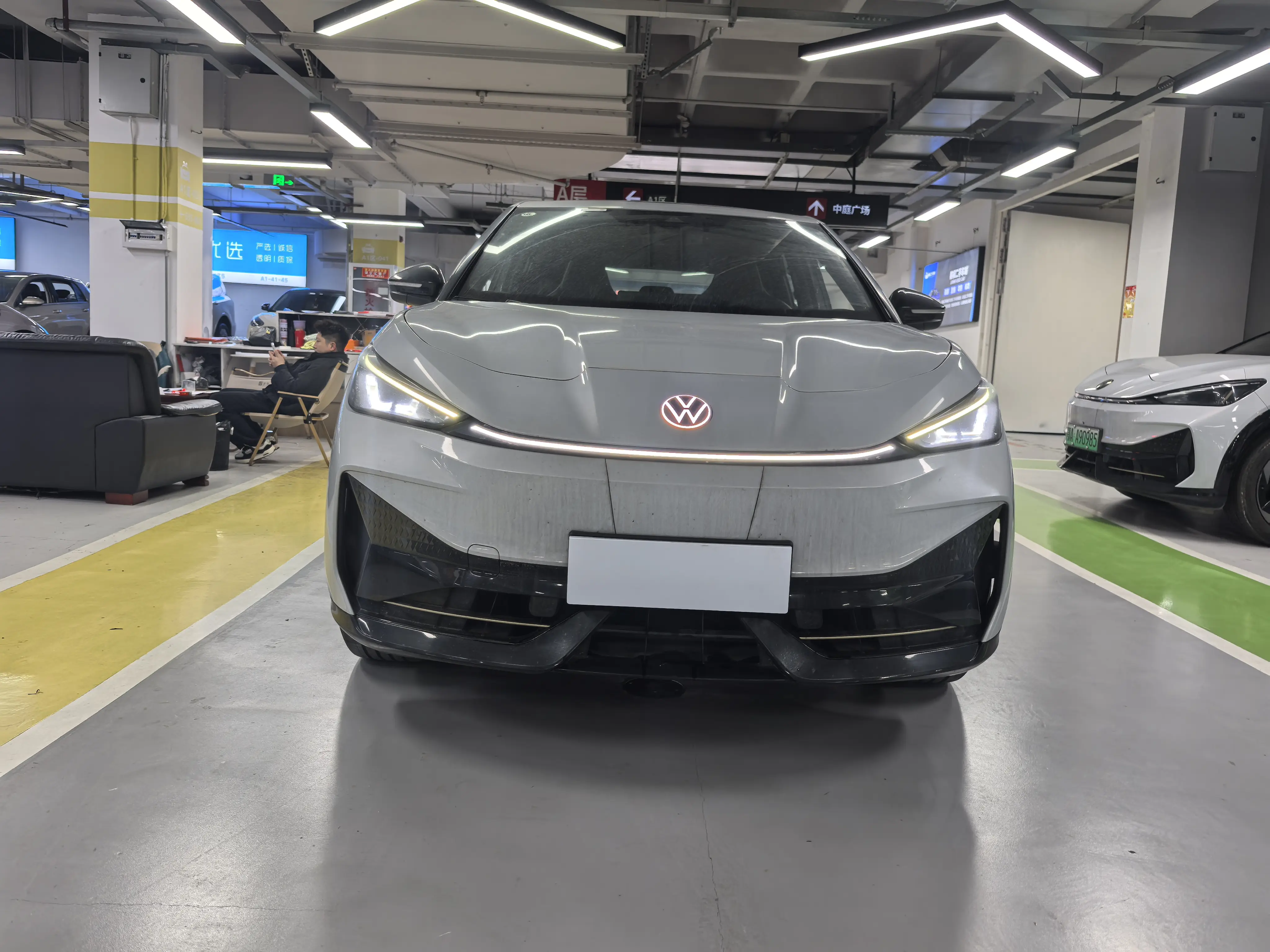 Volkswagen With the crowd06  из Китая