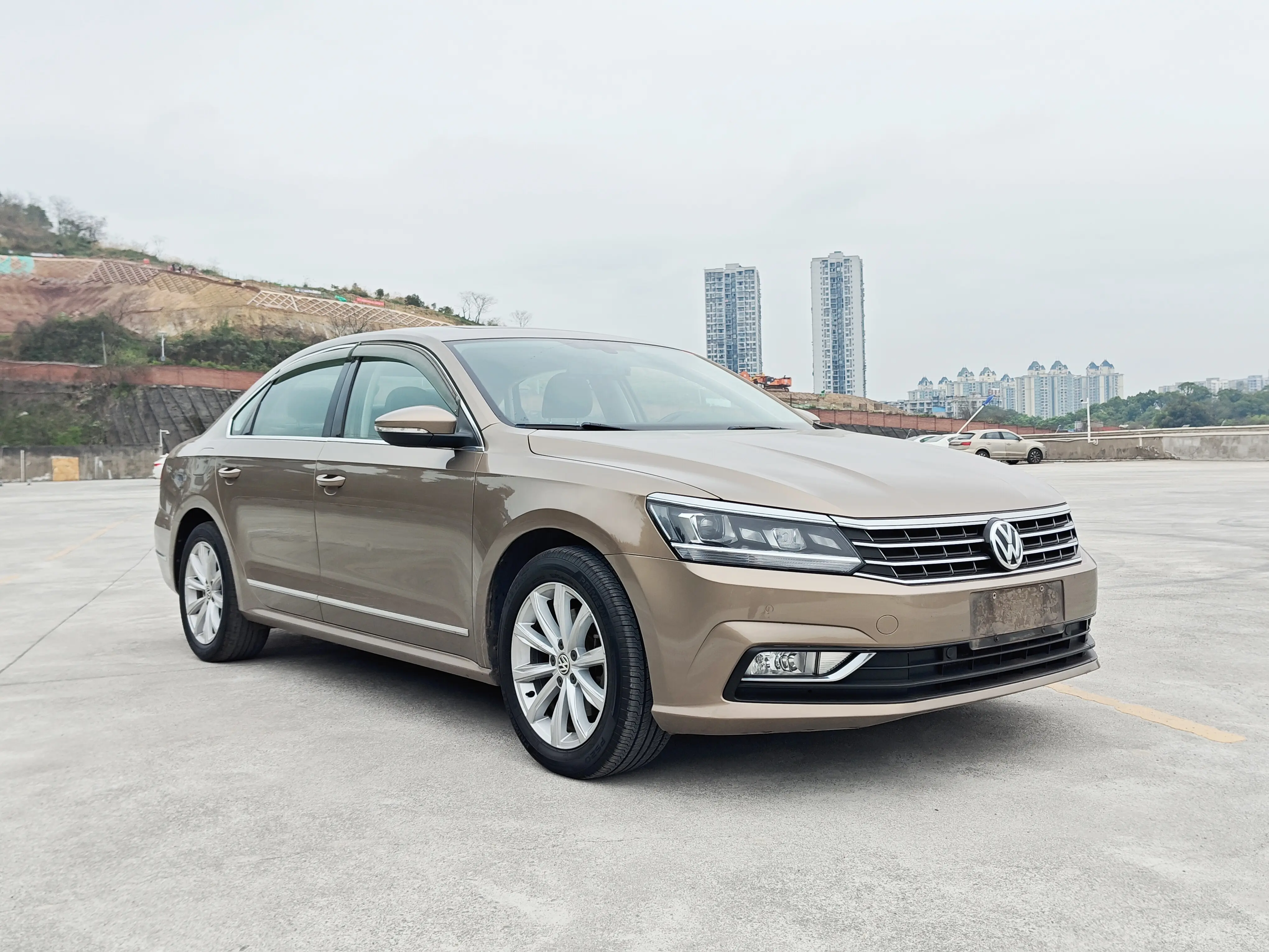 Volkswagen Passat  из Китая