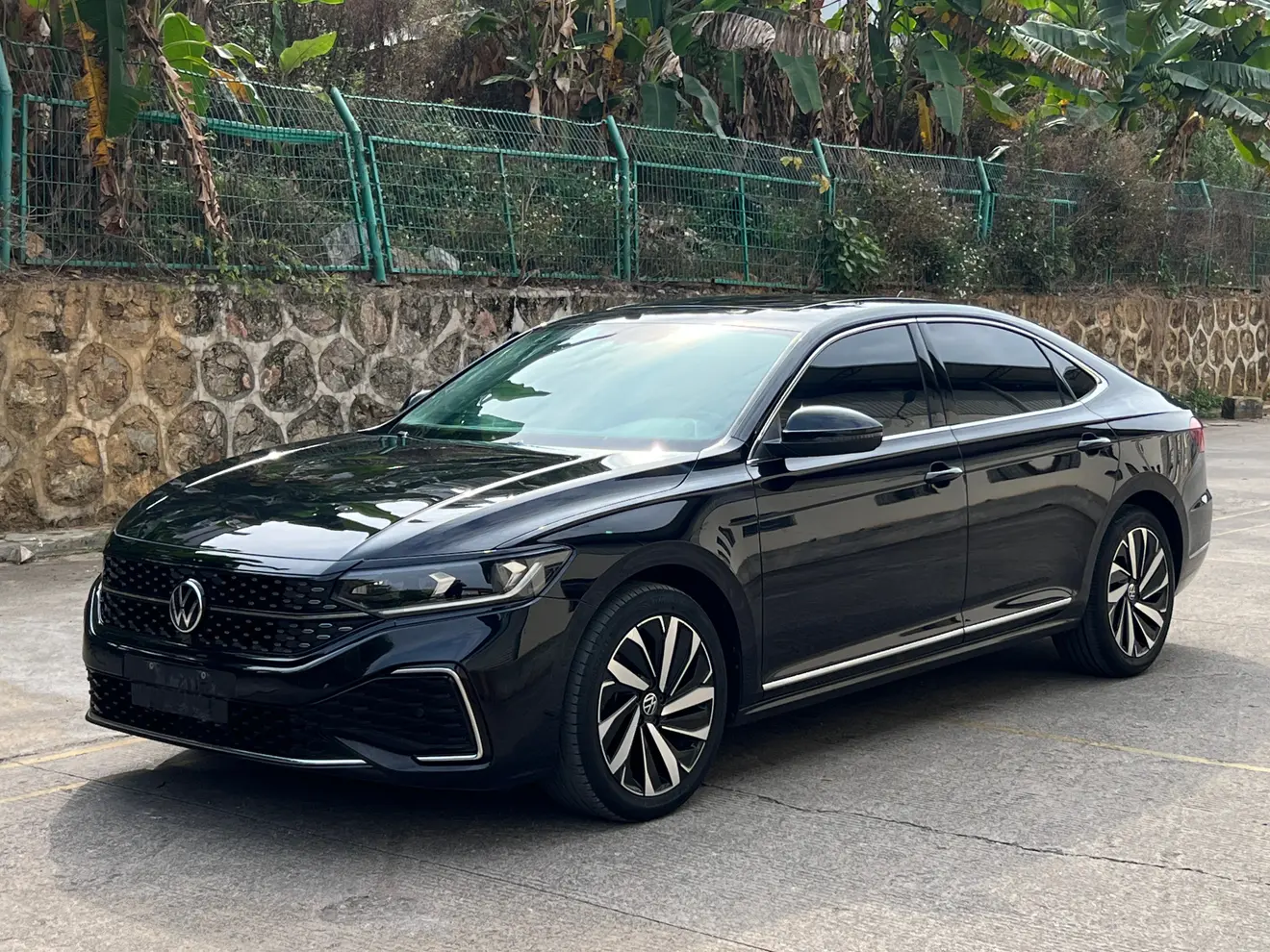 Volkswagen Passat  из Китая