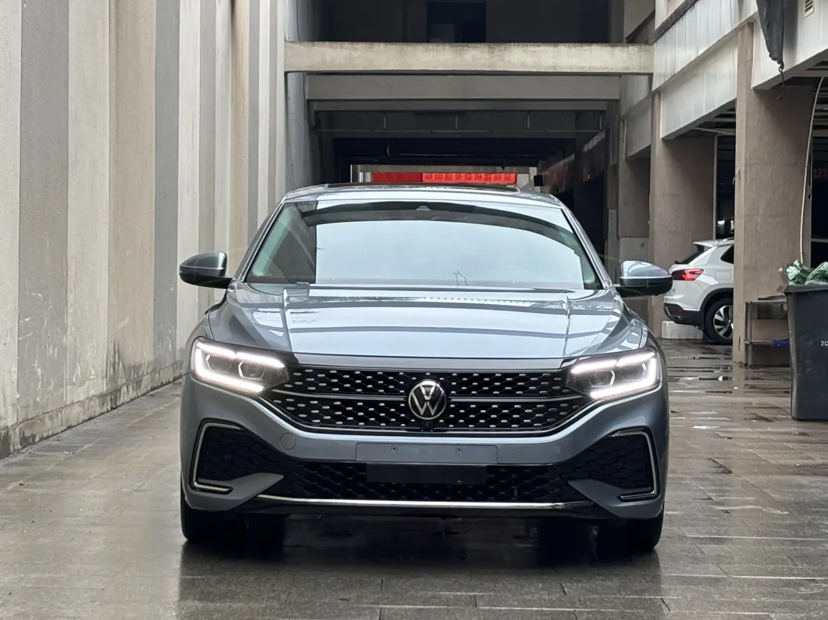 Volkswagen Passat  из Китая