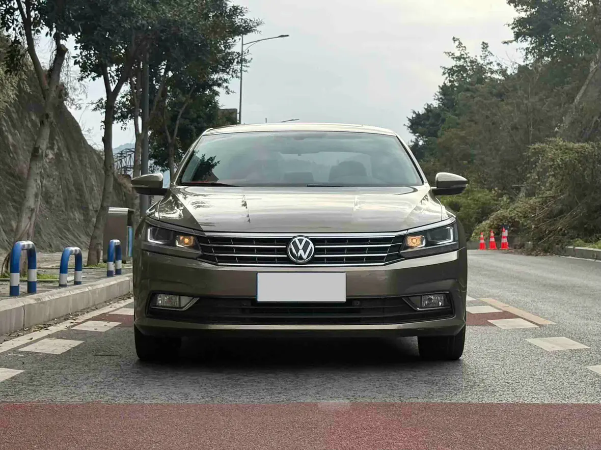 Volkswagen Passat  из Китая