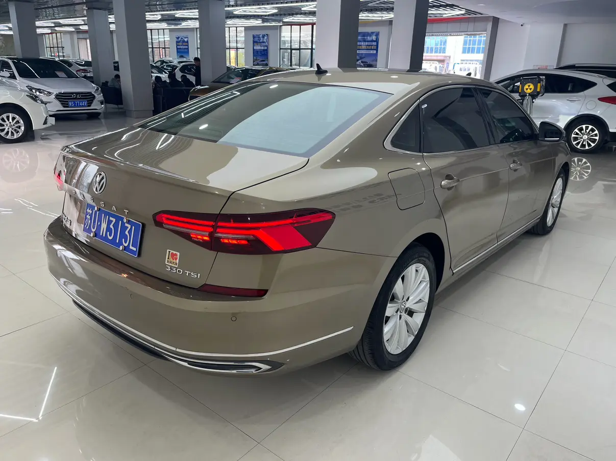 Volkswagen Passat  из Китая