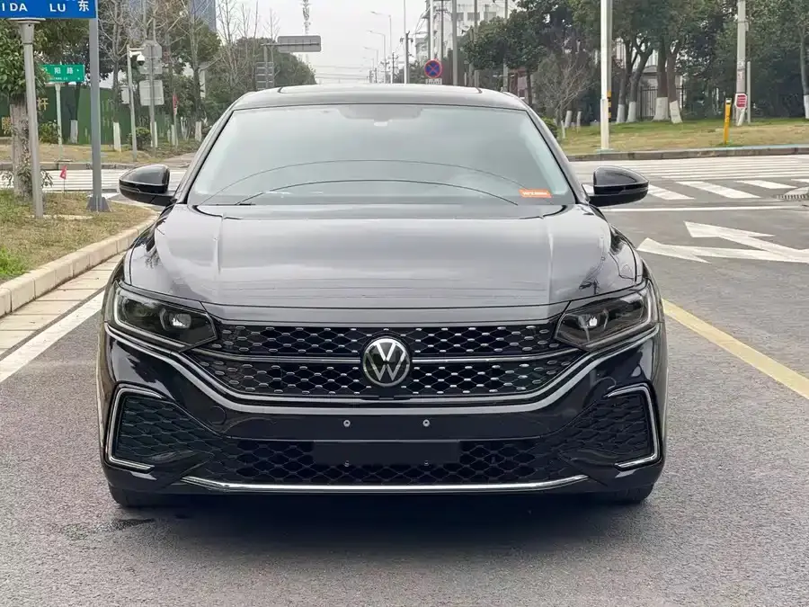 Volkswagen Passat  из Китая