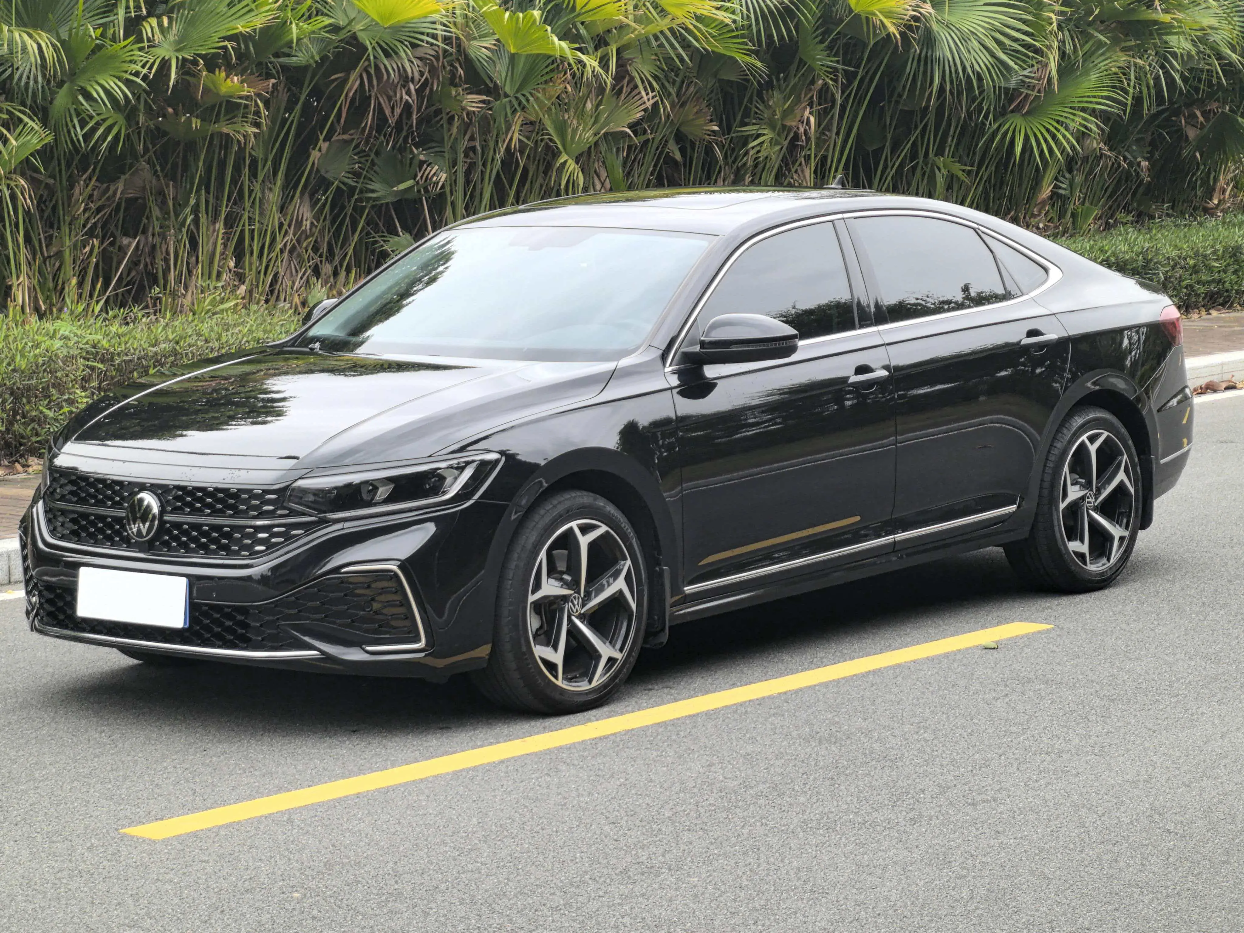 Volkswagen Passat  из Китая