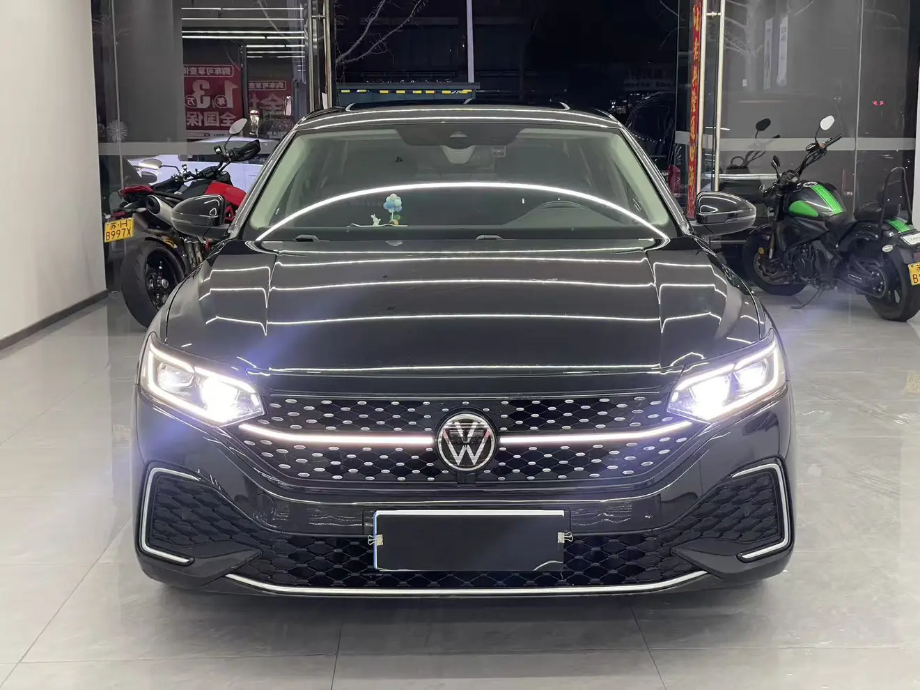 Volkswagen Passat  из Китая