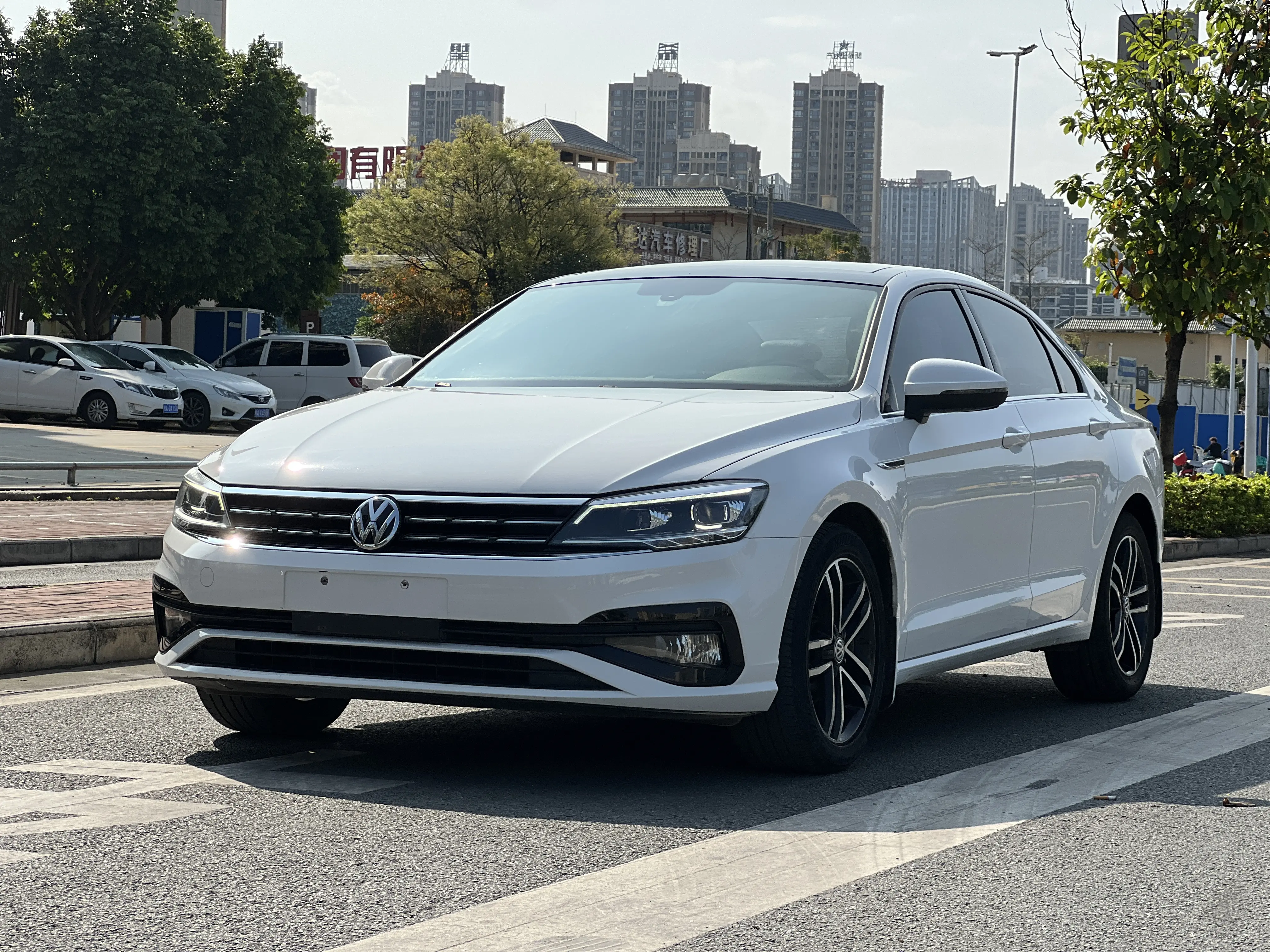 Volkswagen Lamando (Lingdu)  из Китая