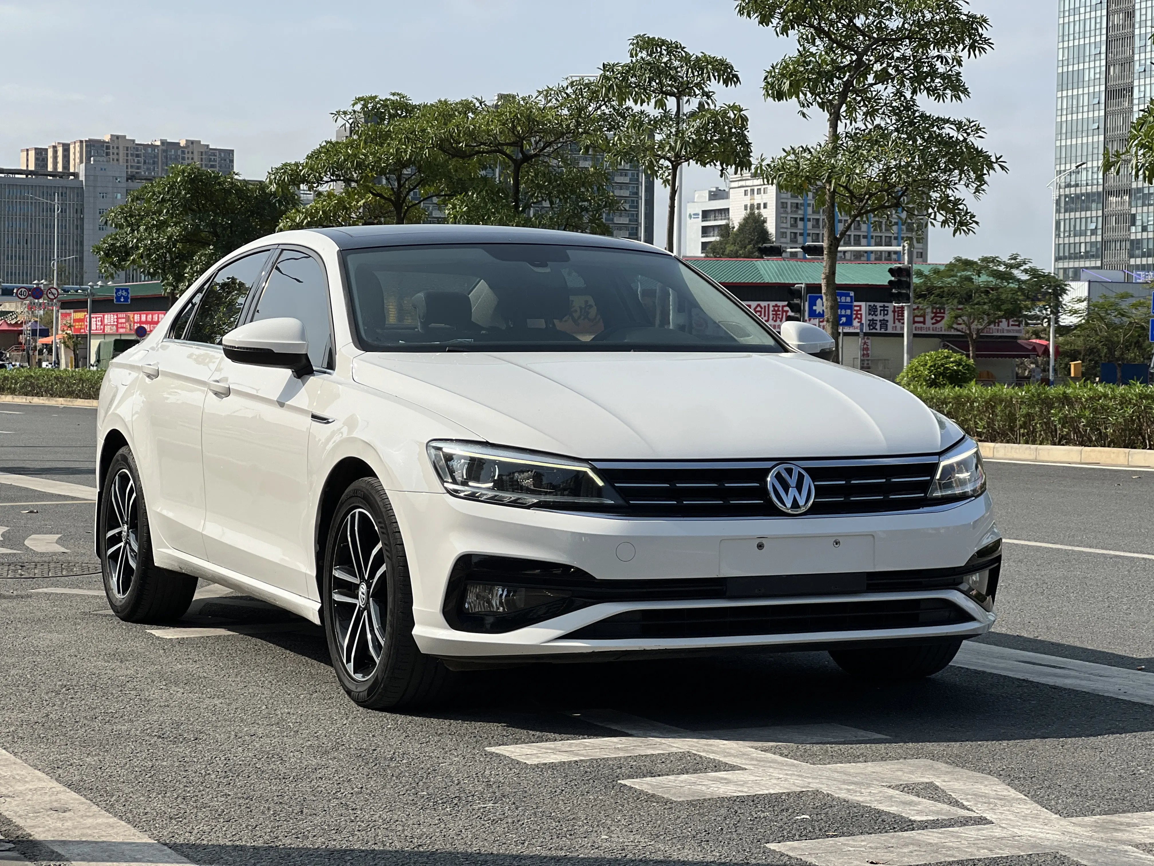 Volkswagen Lamando (Lingdu)  из Китая