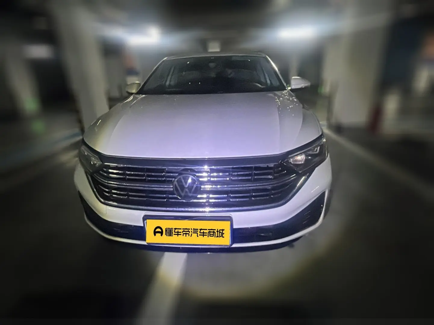 Volkswagen Sagitar  из Китая