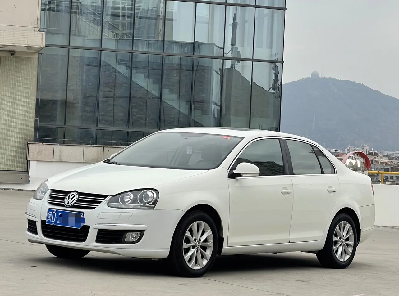 Volkswagen Sagitar  из Китая