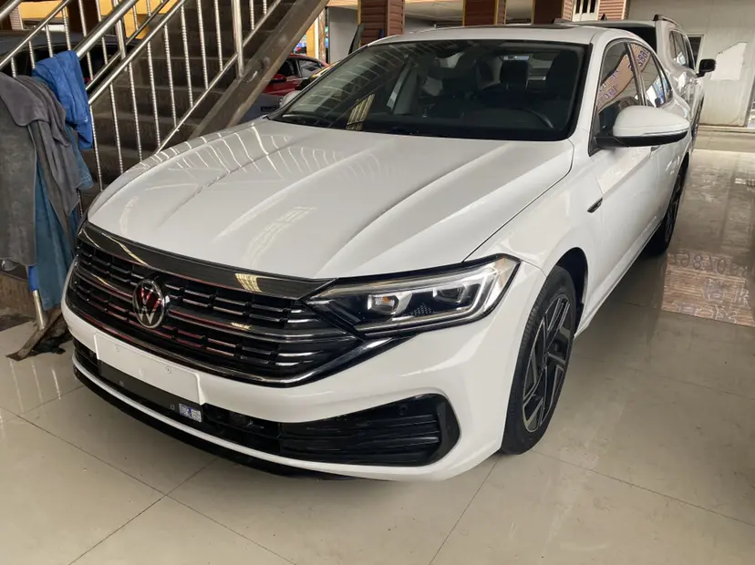 Volkswagen Sagitar  из Китая