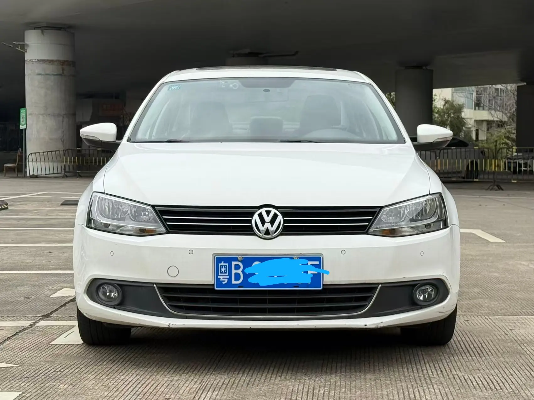 Volkswagen Sagitar  из Китая