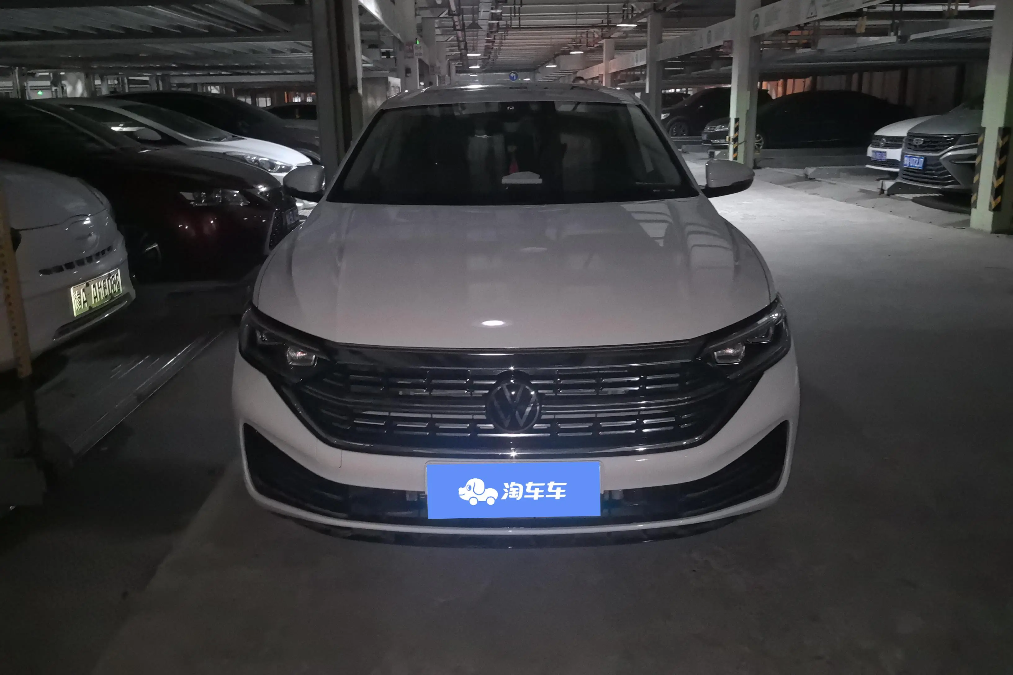 Volkswagen Sagitar  из Китая