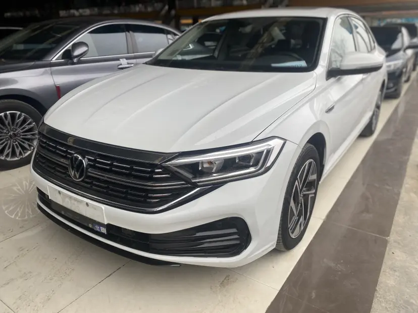 Volkswagen Sagitar  из Китая