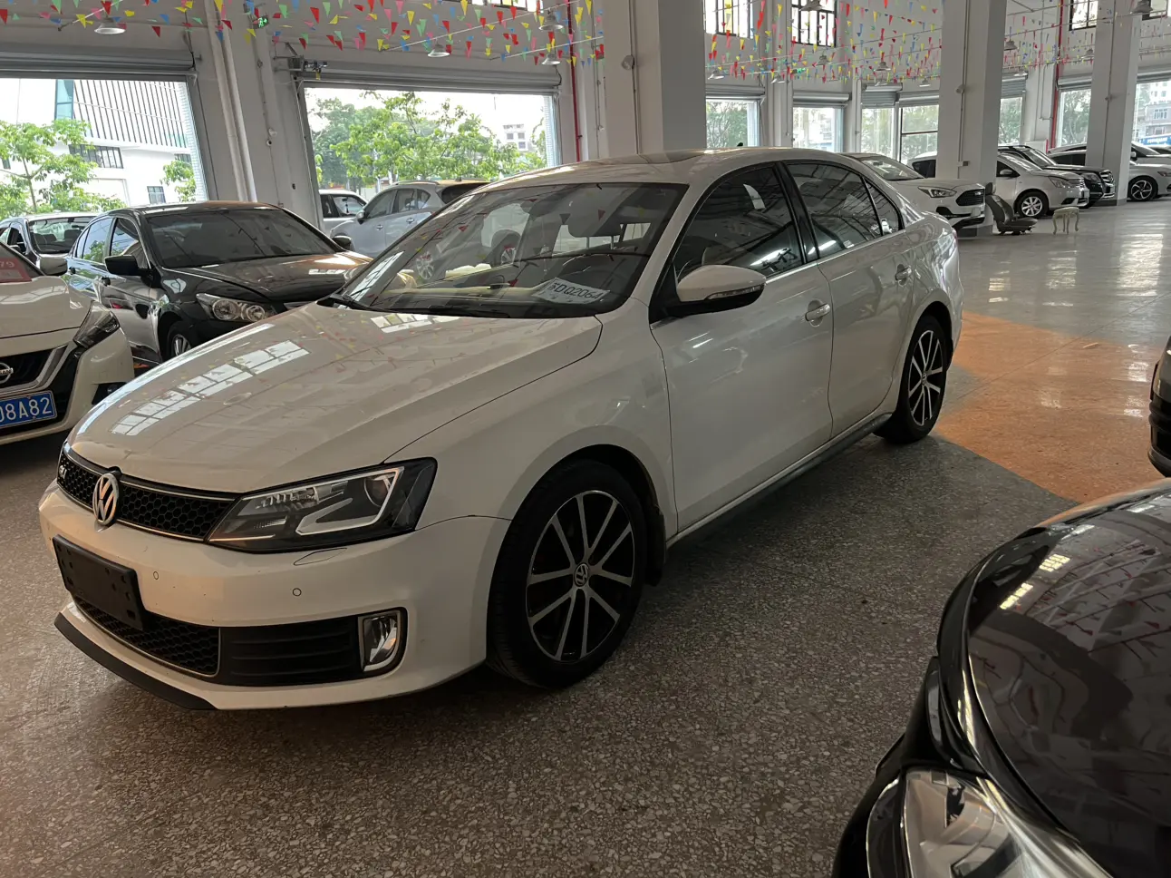 Volkswagen Sagitar  из Китая